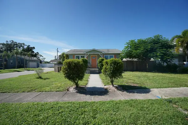 145 NE LINCOLN CIR N, St Petersburg, FL 33702