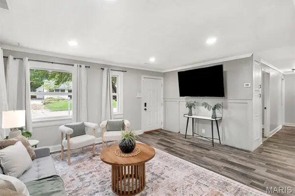 4107 Davis ST, St Louis, MO 63123