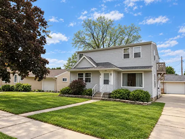 1617 GREEN ST, Manitowoc, WI 54220-6136