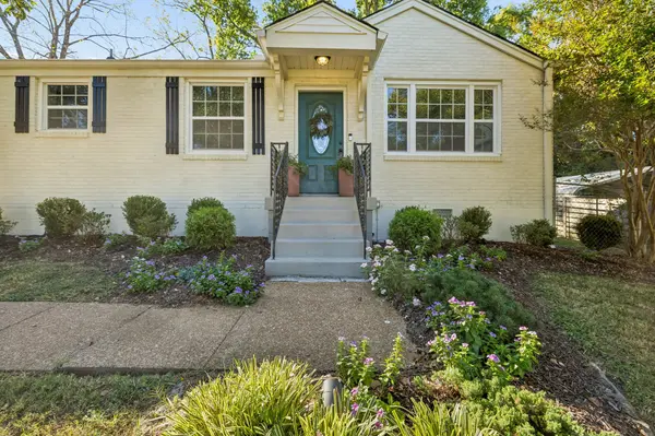 2104 Geneiva Dr, Nashville, TN 37216