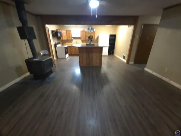 17086 114th Rd, Hoyt, KS 66440-9053