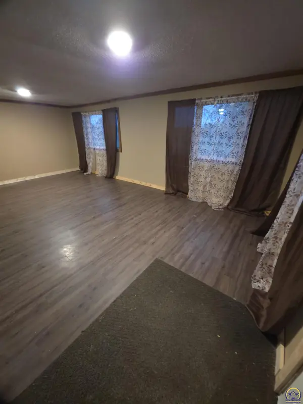17086 114th Rd, Hoyt, KS 66440-9053