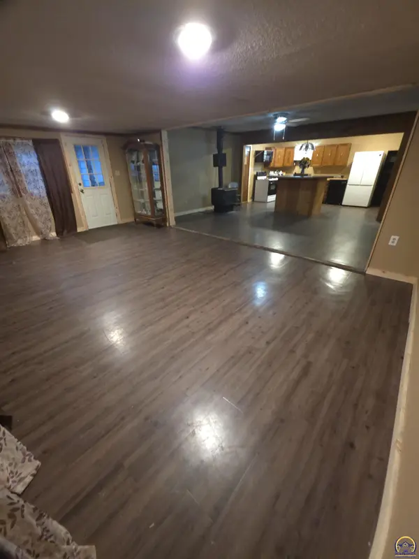 17086 114th Rd, Hoyt, KS 66440-9053