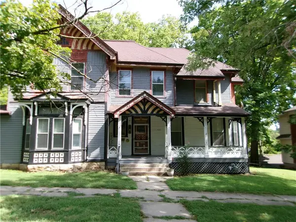 526 N 5th ST, Atchison, KS 66002