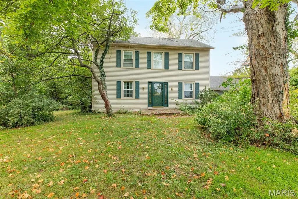 1108 Bethany LN, Godfrey, IL 62035