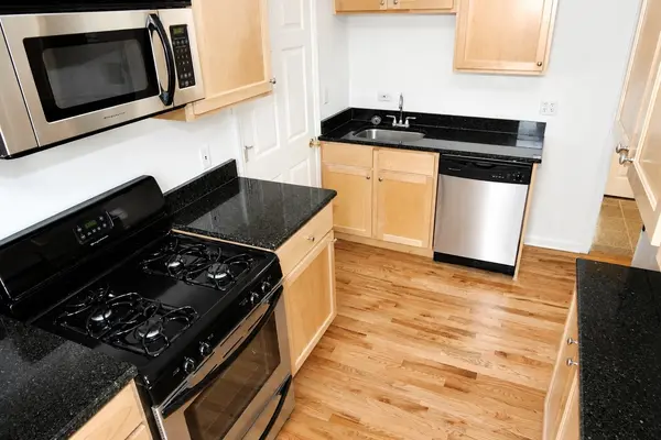 1851 N Fairfield AVE, Chicago, IL 60647