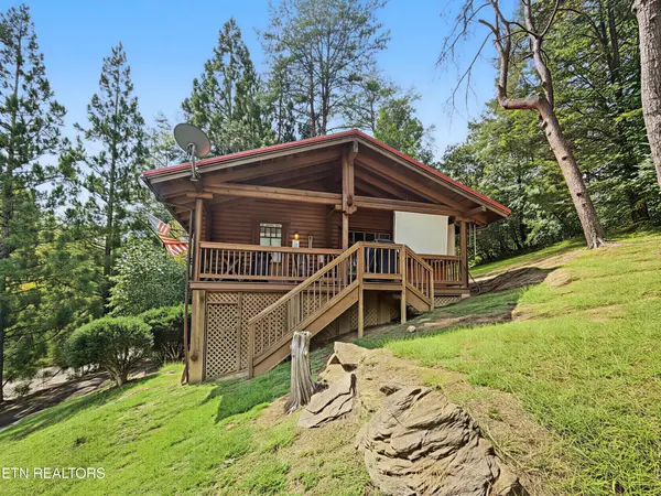 165 N Smoky Mountain Way, Sevierville, TN 37876