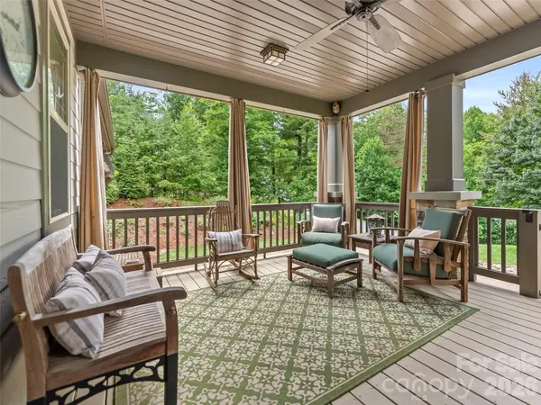 151 Monarch RD, Hendersonville, NC 28739