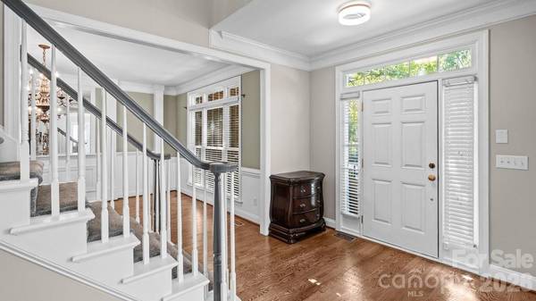 1911 Solway LN, Charlotte, NC 28269