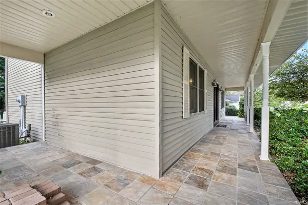 19064 Pelican Cove CT, South Bend, IN 46637-3900