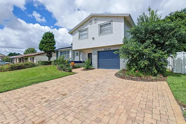 8239 VASSAR CIR, Tampa, FL 33634