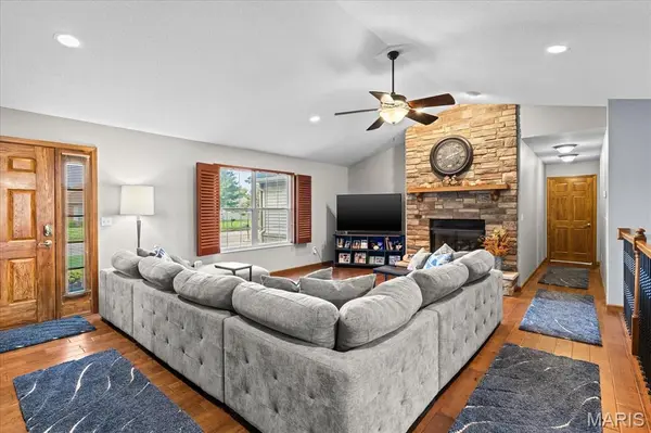 929 Millikin DR, Fairview Heights, IL 62208