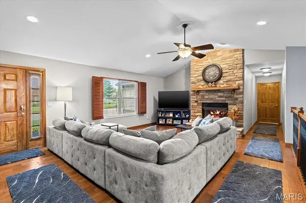 929 Millikin DR, Fairview Heights, IL 62208