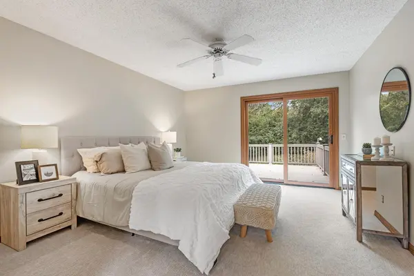 3200 Hazelwood W, Wayzata, MN 55391