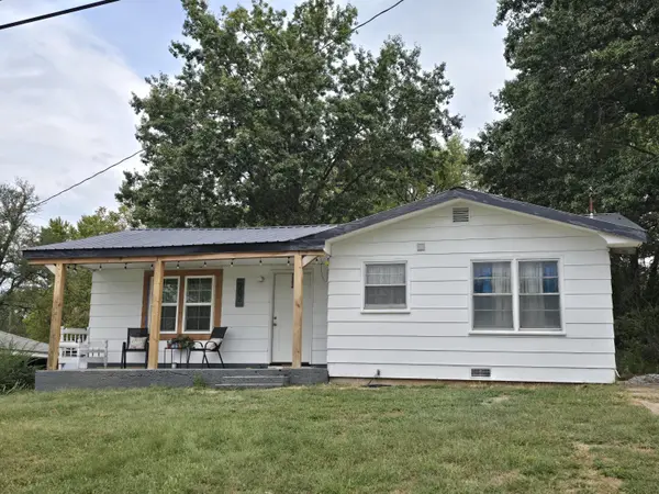 202 E Grand AVE, Ava, MO 65608