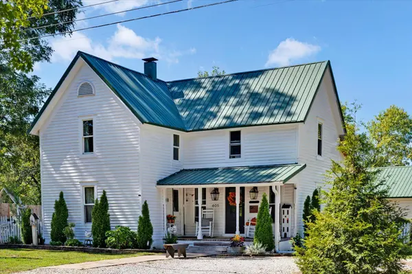 605 S Hemphill AVE, Crane, MO 65633