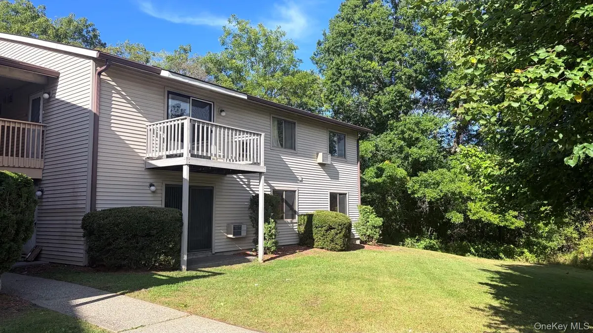384 Concord LN, Middletown, NY 10940