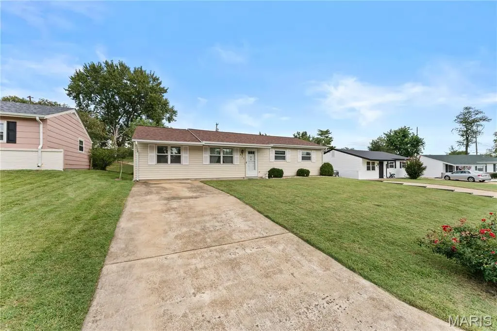 833 Weedel DR, Arnold, MO 63010