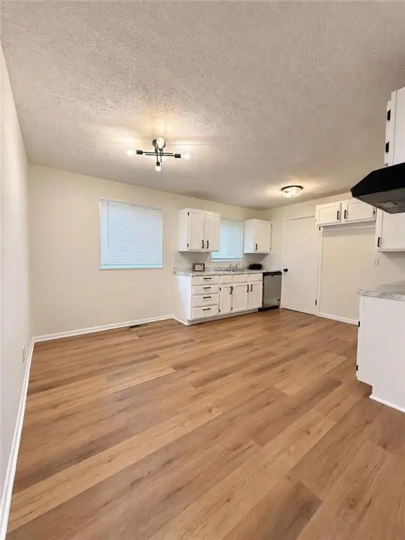 7209 E 86 ST, Kansas City, MO 64138