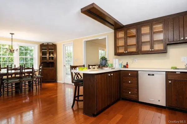 110-112 S Jacqueline ST, New Windsor, NY 12553