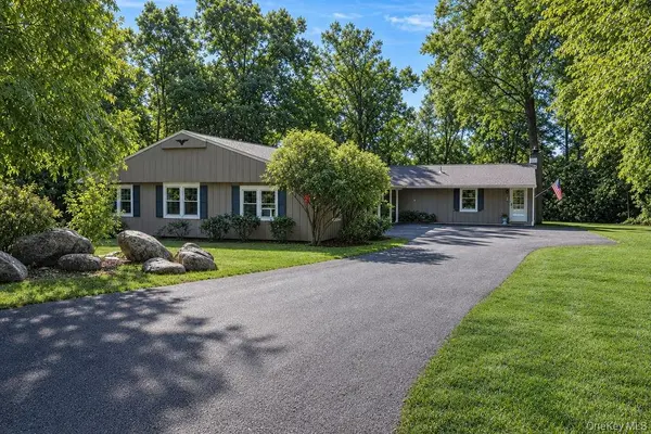 110-112 S Jacqueline ST, New Windsor, NY 12553