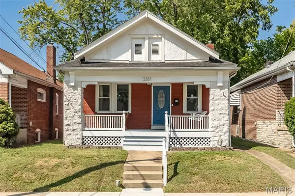 2261 Yale AVE, Maplewood, MO 63143