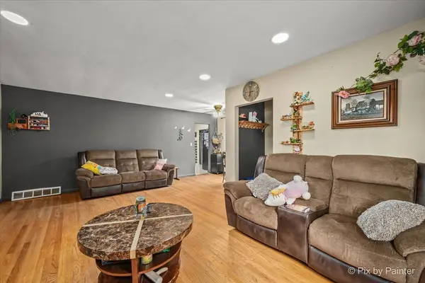 2119 Cherry AVE, Hanover Park, IL 60133