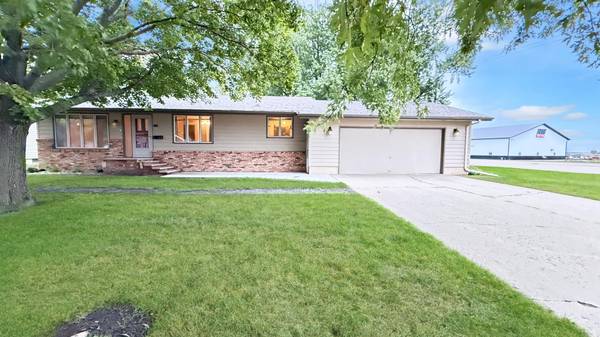 411 Chavis DR, Hendricks, MN 56136