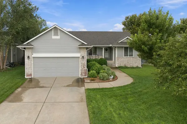 10701 W Lamp Cir, Wichita, KS 67215