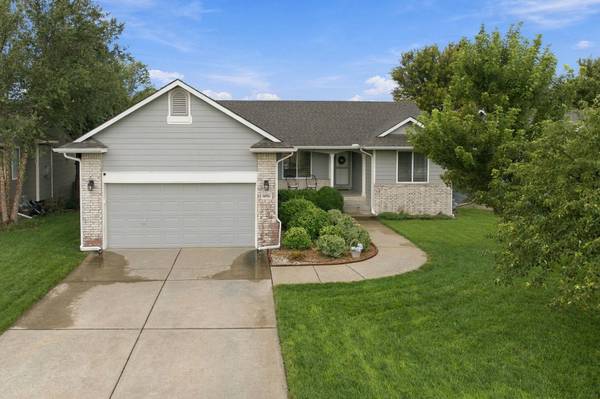 10701 W Lamp Cir, Wichita, KS 67215