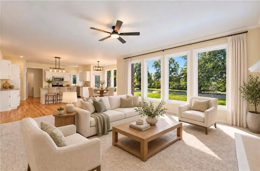 13721 Manor RD, Leawood, KS 66224