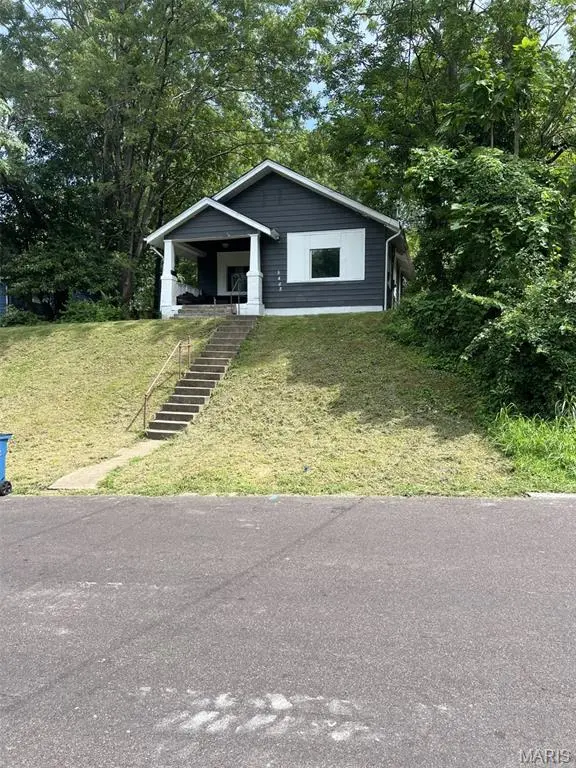 5462 Helen AVE, St Louis, MO 63136