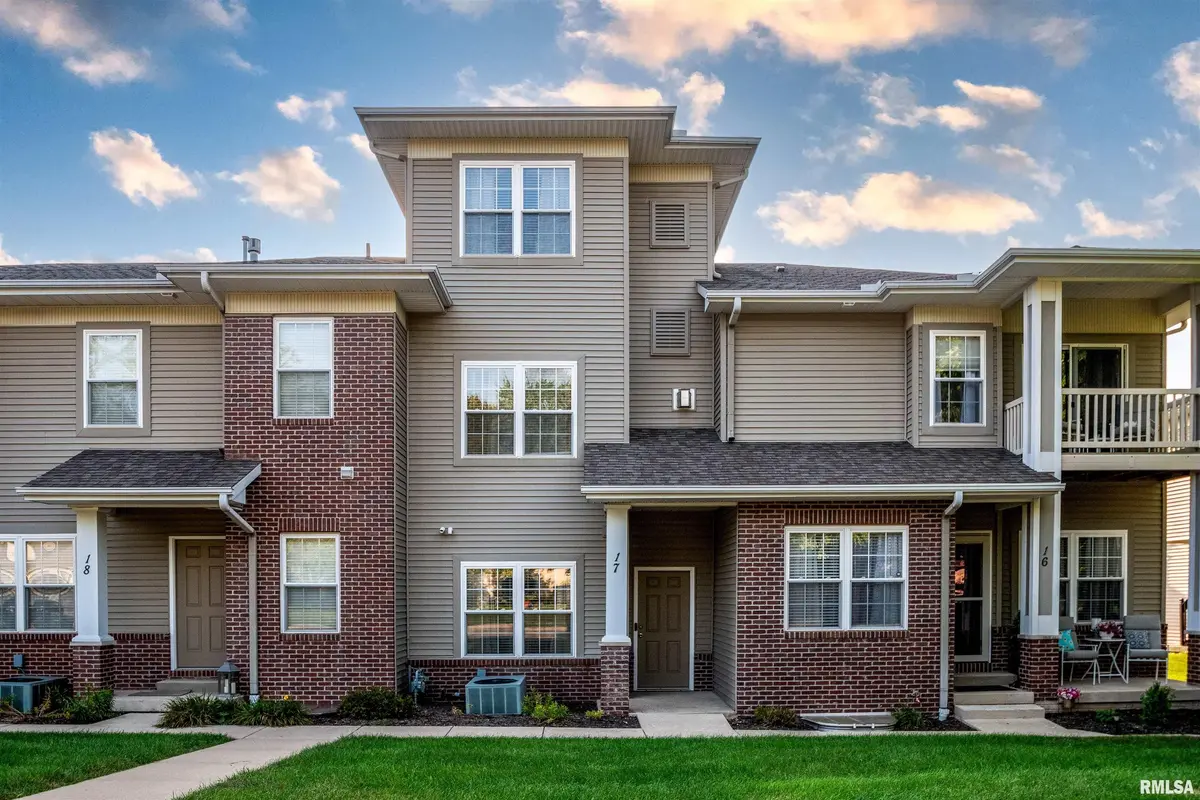 11217 N OAKWOOD DR #17, Peoria, IL 61615