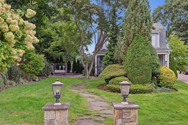 25161 Gaskell RD, Little Neck, NY 11362