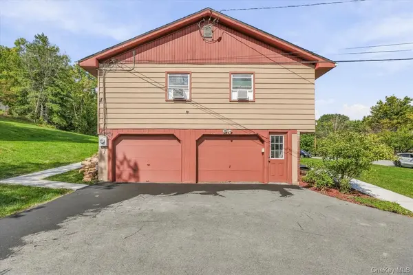 5 Bird LN, Poughkeepsie, NY 12603