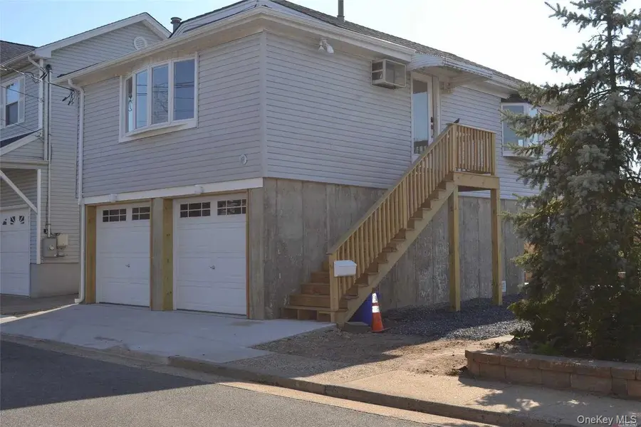 172 Sportsmans AVE, Freeport, NY 11520