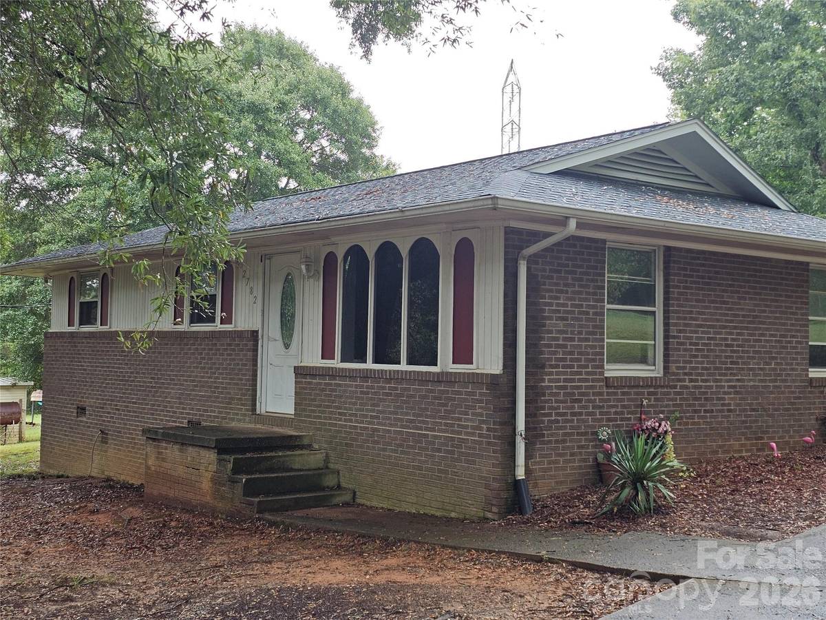 2782 West View ST, Hickory, NC 28601