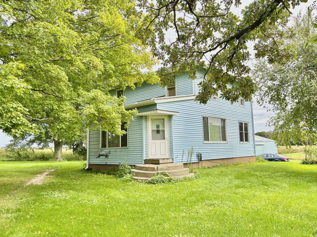 7575 Manchester RD, Capron, IL 61012