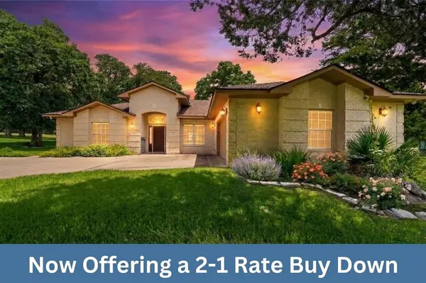 410 Pinehurst DR, New Ulm, TX 78950