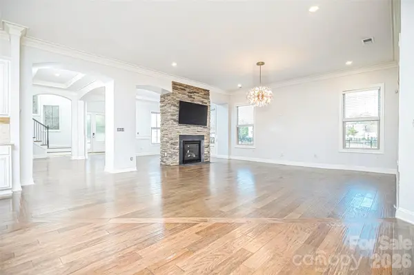 16202 Monnet Place CT, Charlotte, NC 28278
