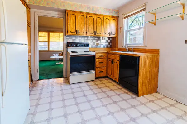 1542 Gardner RD, Westchester, IL 60154
