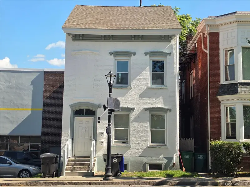 15 N Hamilton ST, Poughkeepsie, NY 12601