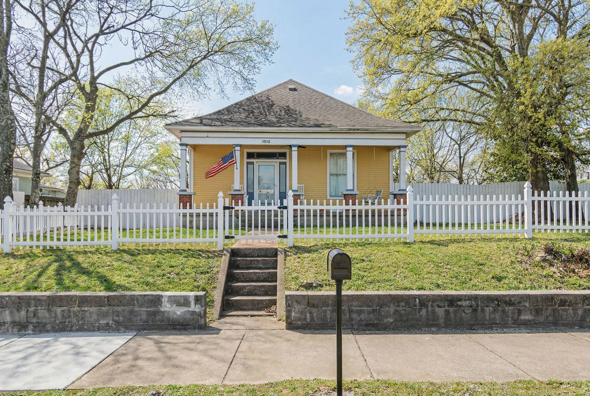 1512 Meridian St, Nashville, TN 37207