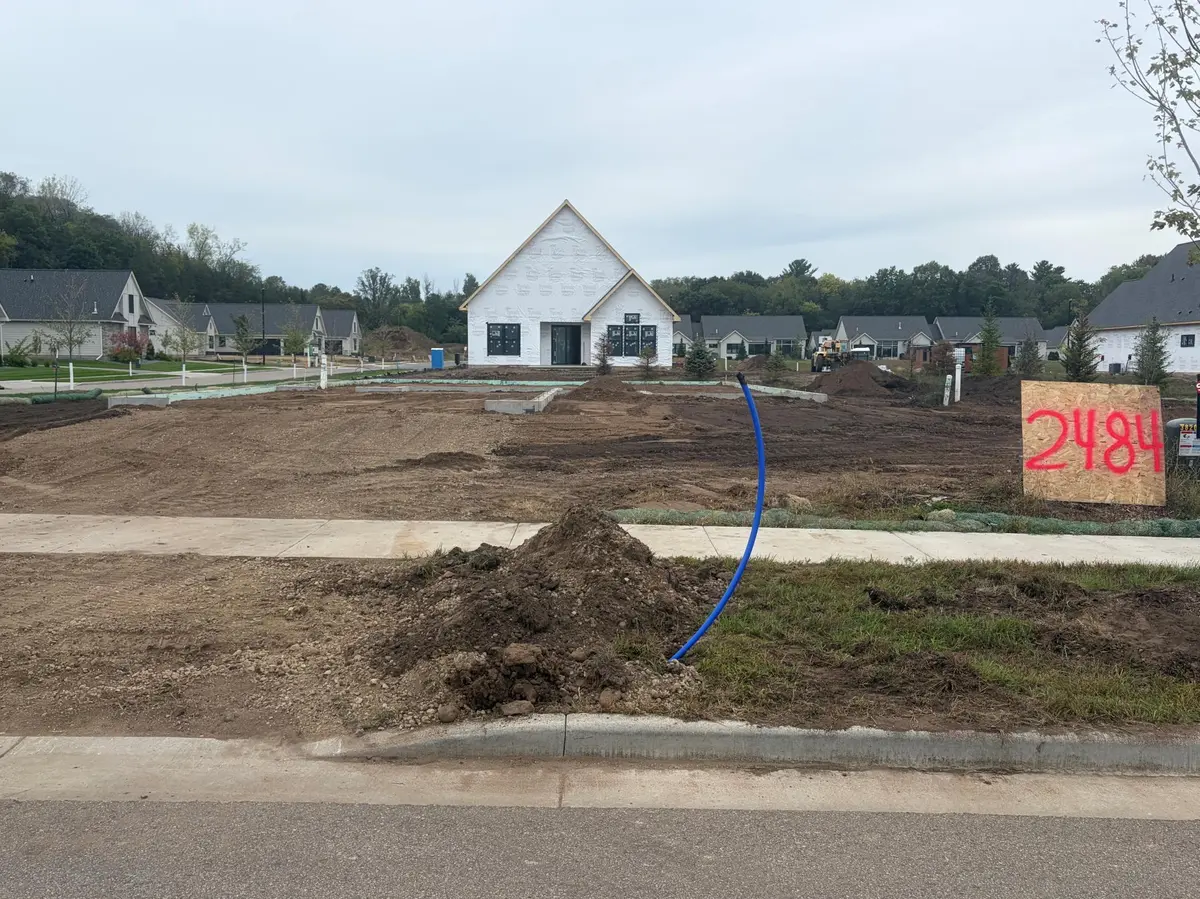 2484 Sydney LN, Hudson, WI 54016