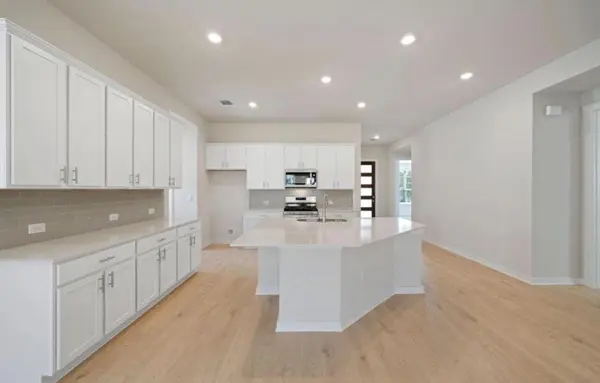 409 Deerpath ST, Leander, TX 78641