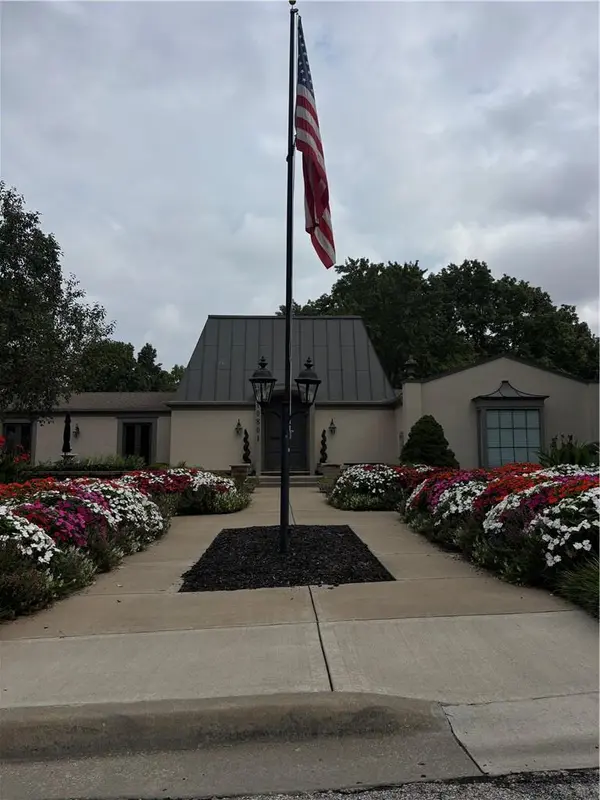 10730 Glenwood ST #C, Overland Park, KS 66211