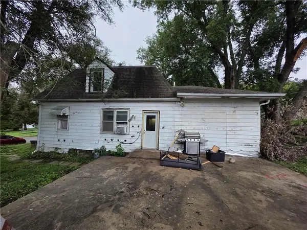 705 thompson AVE, St Joseph, MO 64504