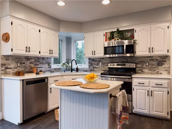 15026 W 146 ST, Olathe, KS 66062