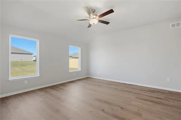 20343 W 195th ST, Spring Hill, KS 66083