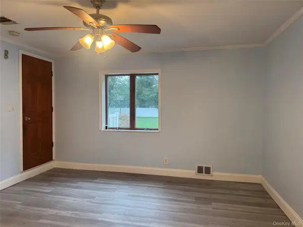 Address not disclosed, North Babylon, NY 11703